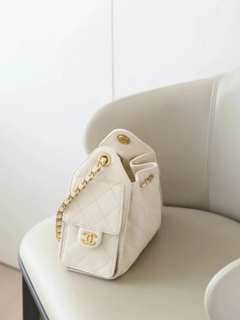 Classic CHANEL Bags: A Stylish and Versatile Choice for Elegance